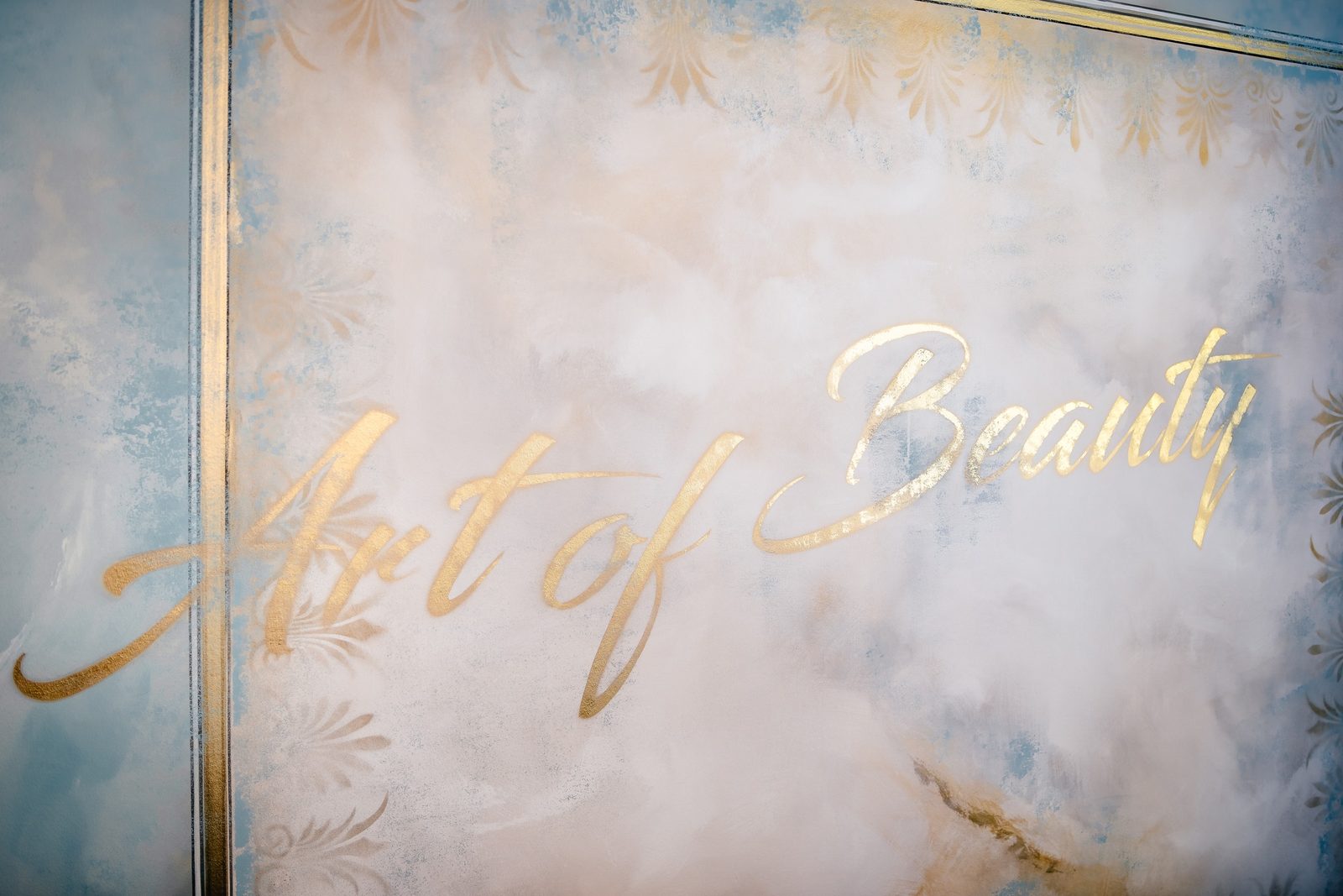 Wandgestaltung „Art of Beauty“ in der Praxis für Ästhetische Medizin Mönchengladbach